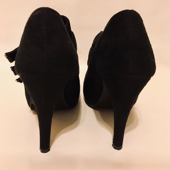 Black 🖤 Suede Booties, Size 6 1/2 - Picture 2 of 5